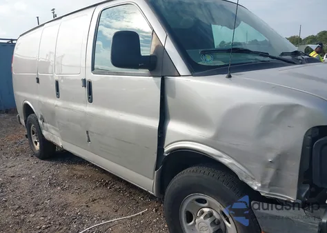 2008 Chevrolet Express Work Van из США, поврежденный, VIN 1GCGG25C981158237